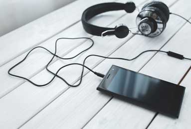 星空体育官网-世体：初步检查显示库巴西只是膝盖受较重撞击，换下属于预防措施