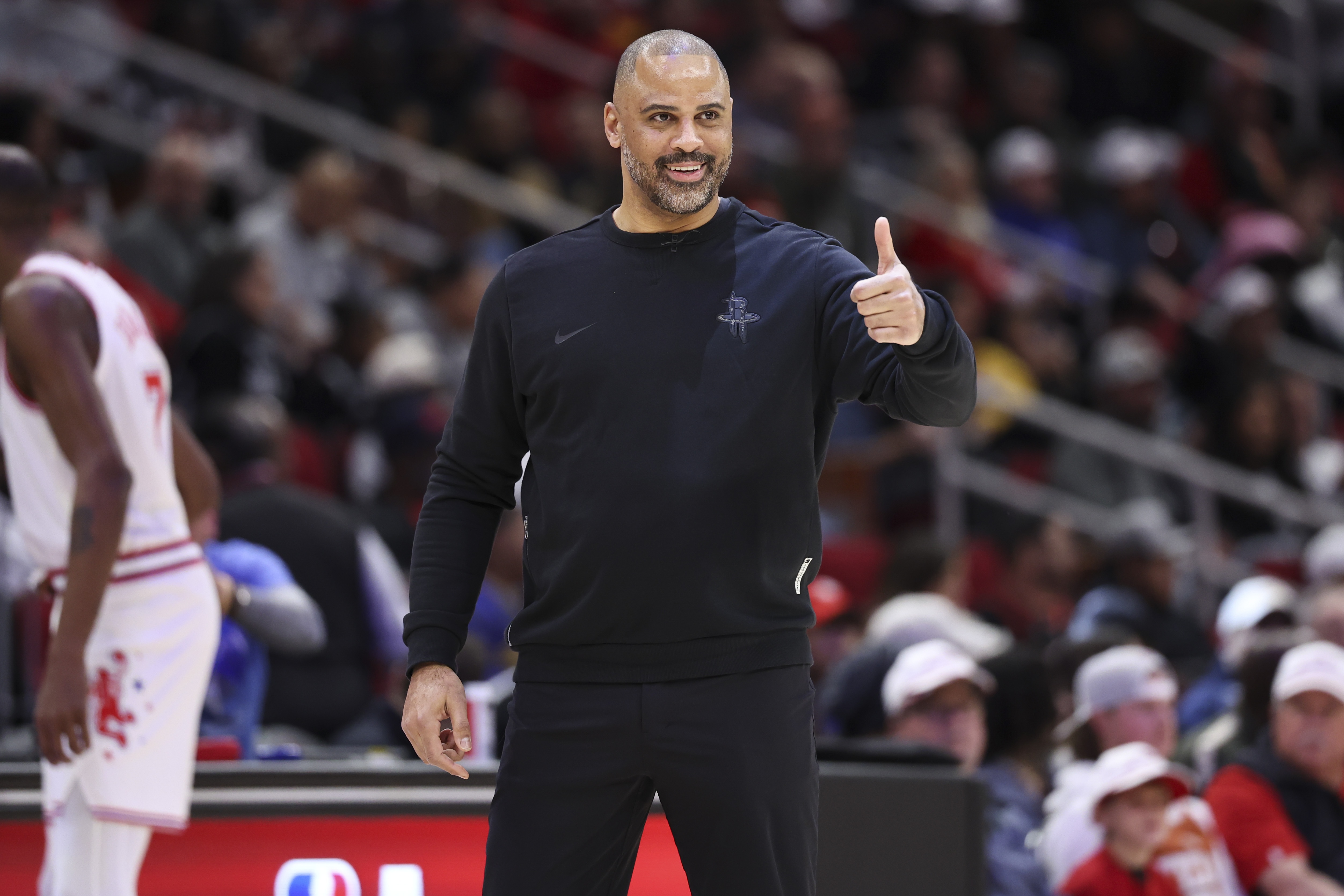 星空体育-19个失误人麻了！火箭没控卫&amp;空间拥挤 失误多看似偶然实则必然？